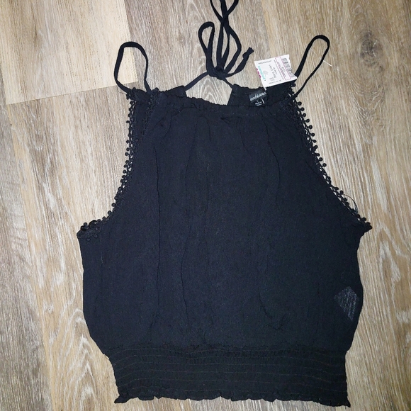 Black smocked high low crop top - Picture 1 of 4